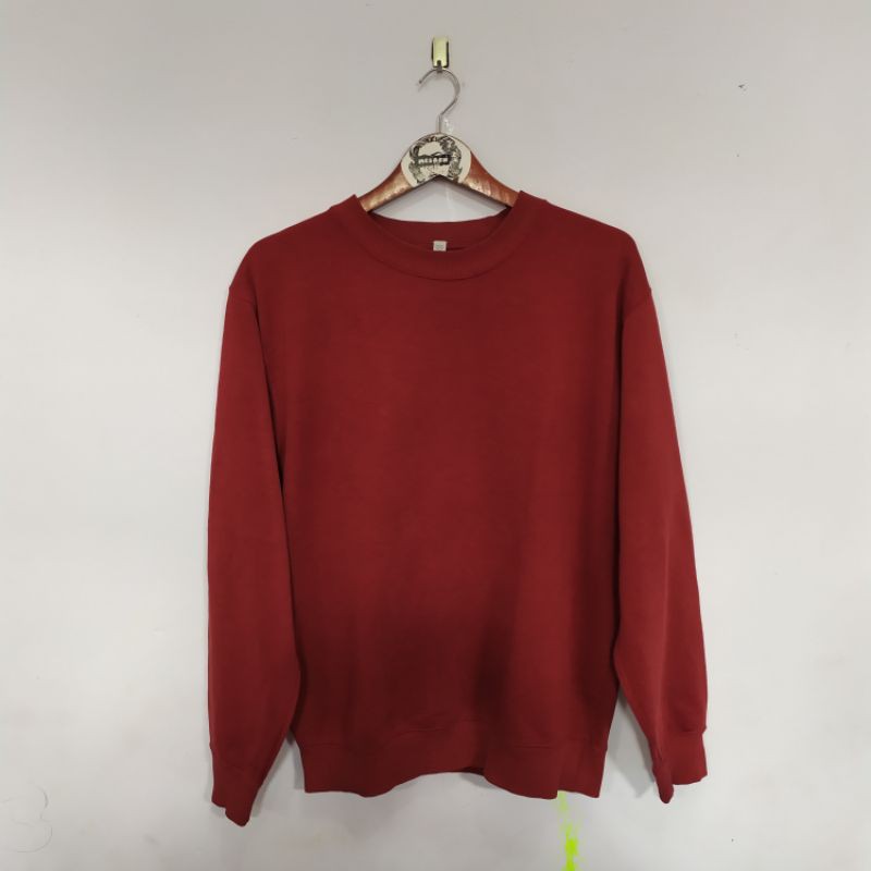 uniqlo maroon red crewneck