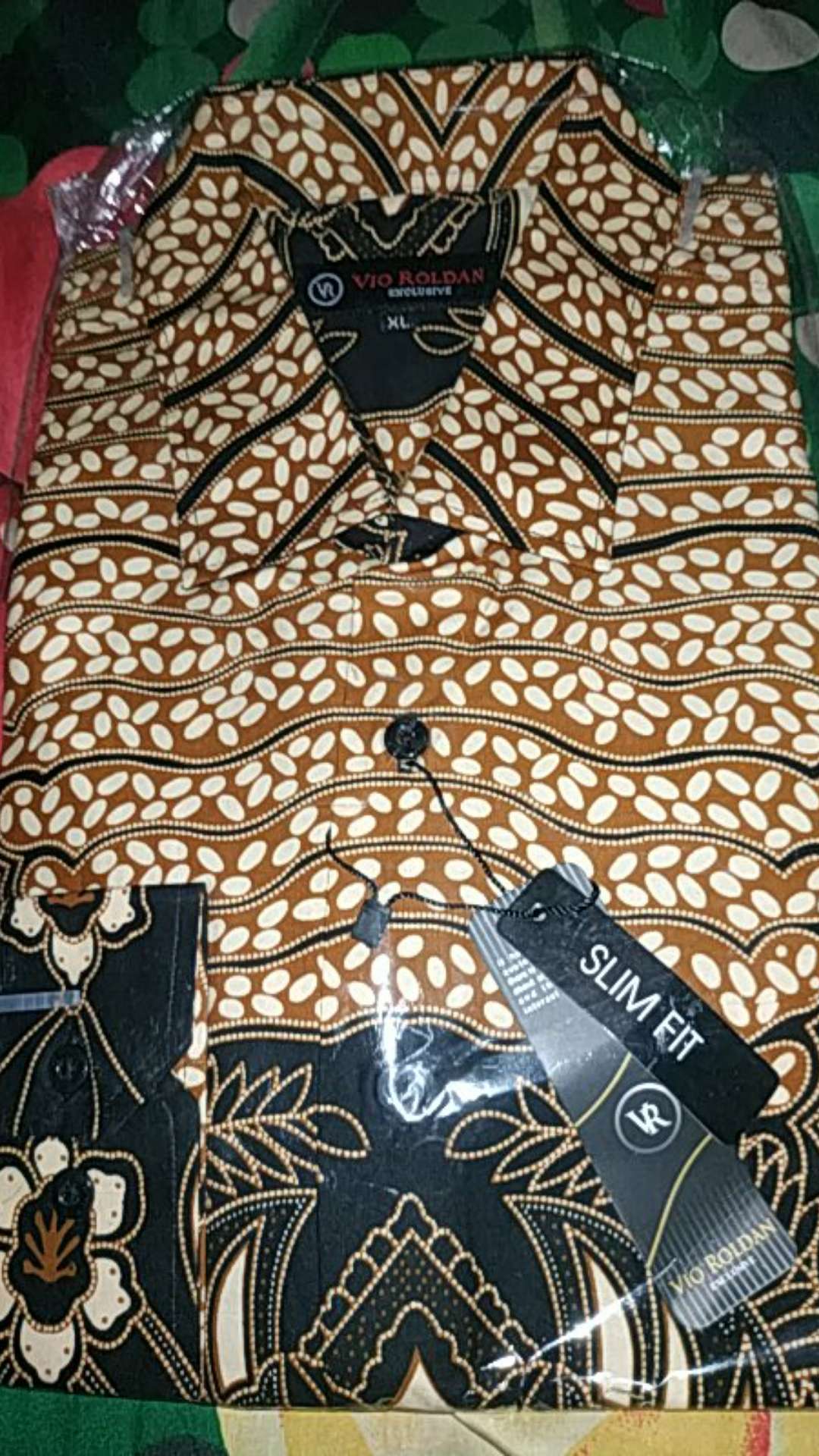 Vio Roldan Kemeja Batik Pria Batik Premium Batik Unik