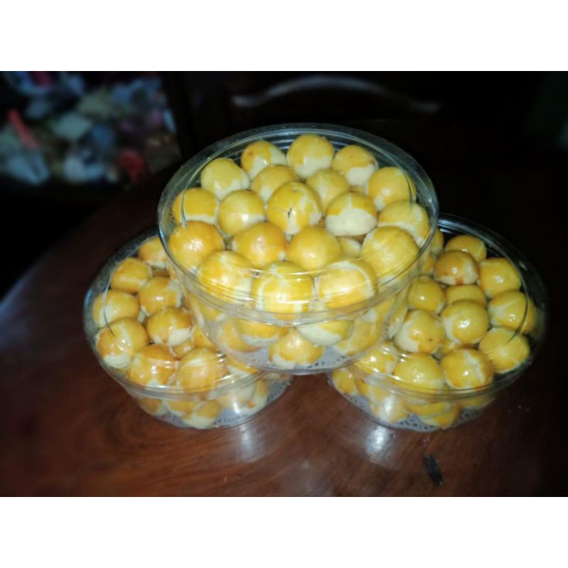 

PAKET LEBARAN KUE NASTAR 1 PAKET ISI 3 TOPLES.