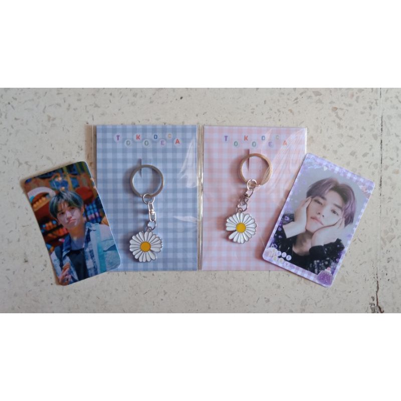 ✨ Daisy Flower Keychain Gantungan Kunci Bunga Taeyong NCT ✨