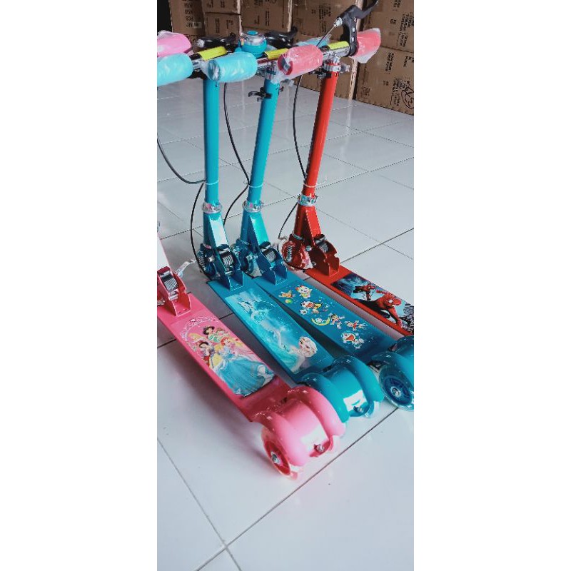 Mainan Scooter poo / Otoped / Scooter roda tiga