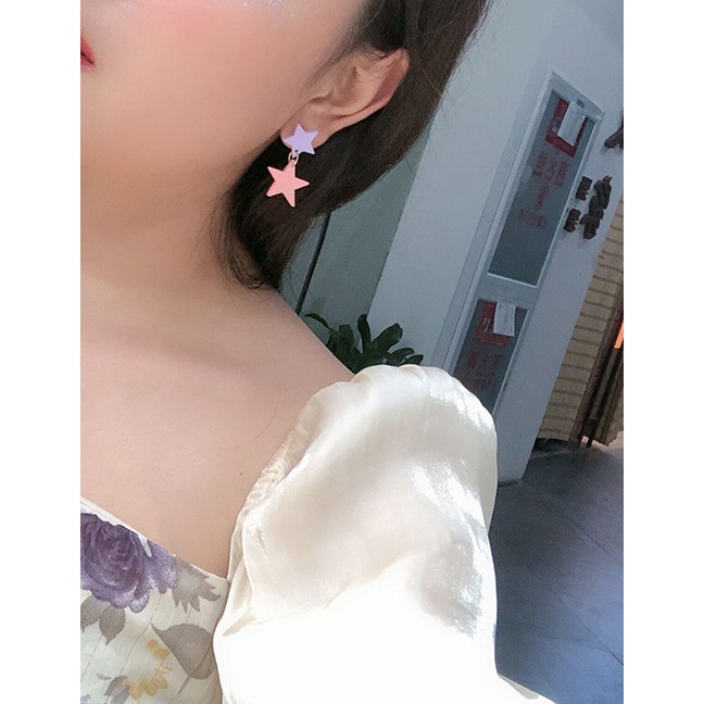 LRC Anting Tusuk Fashion White Contrasting Five-pointed Star Earrings P13230
