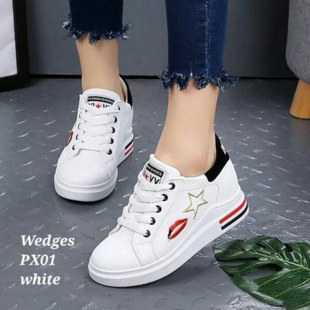 Sepatu Wedges Lips
