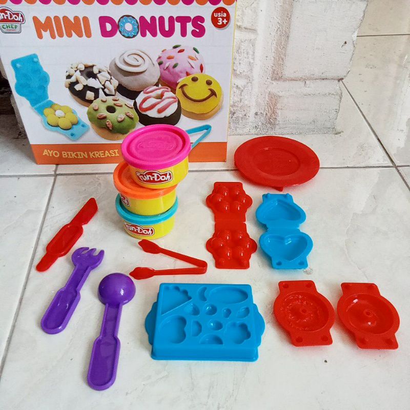 28056 - Mainan Plastisin Malam Fundoh Tema Mini Donuts Fun-Doh Donat 28056