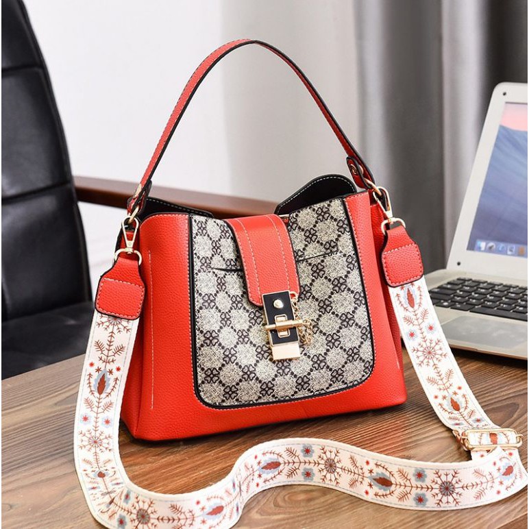 EL 5458 GT 1721 RISCE TAS SELEMPANG IMPORT WANITA CEWEK PEREMPUAN JAKARTA BATAM 25 x 13 x 19