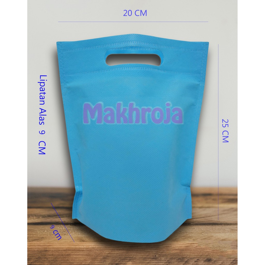 

Tas Hajatan Goodie Bag Spunbond Souvenir 25x20x9