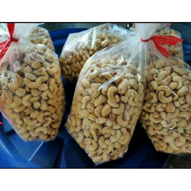 

Kacang Mede Mentah 1kg