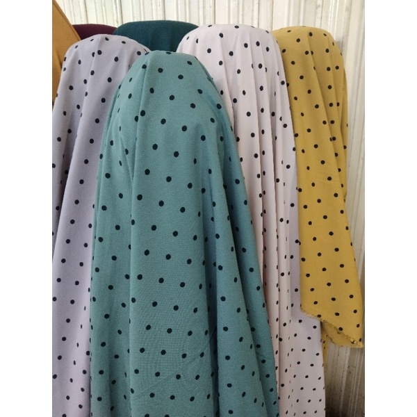 bahan/kain wolfis polkadot