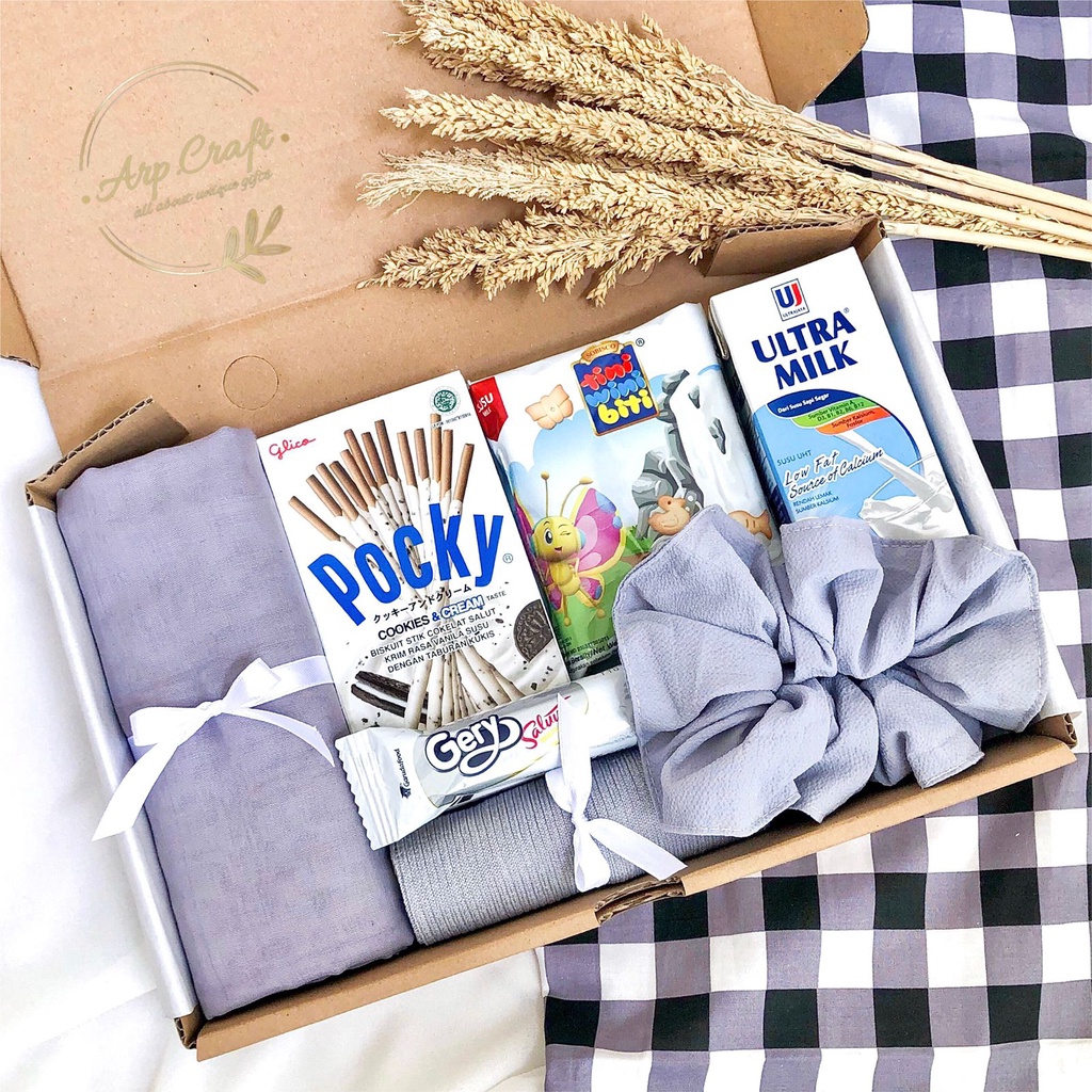 

GIFTBOX JILBAB MIX SNACK / HAMPERS JILBAB / KADO ULANG TAHUN / WISUDA / ANNIVERSARRY / KADO CEWEK