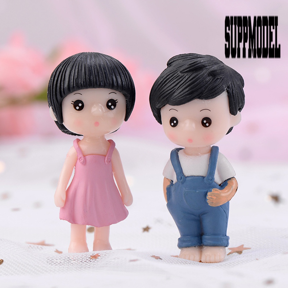 Suppmodel 2Pcs / Set Miniatur Figur Pasangan Anak Laki-Laki / Perempuan Bahan Resin Untuk Aksesoris Lansekap DIY