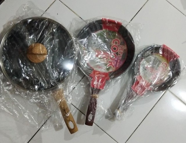 Cypruz Fry Pan 24 Cm Marble Induksi Frypan Keramik 24cm Teflon Wajan Anti Lengket Gagang Kayu Fp0632