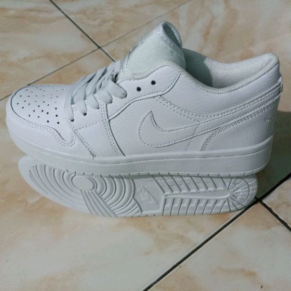 Sepatu Nike Air Jordan 1 Low Triple White Full Putih Import