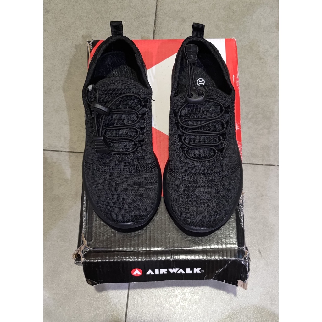 SPORTS SHOES SNEAKERS ( SEPATU OLAHRAGA ) RUNNING KIDS FULL BLACK PRODUK LISENSI DIJAMIN ORIGINAL