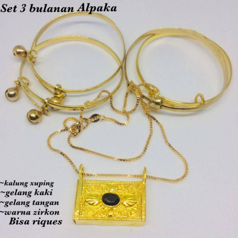 Set aksesoris bayi tiga bulanan