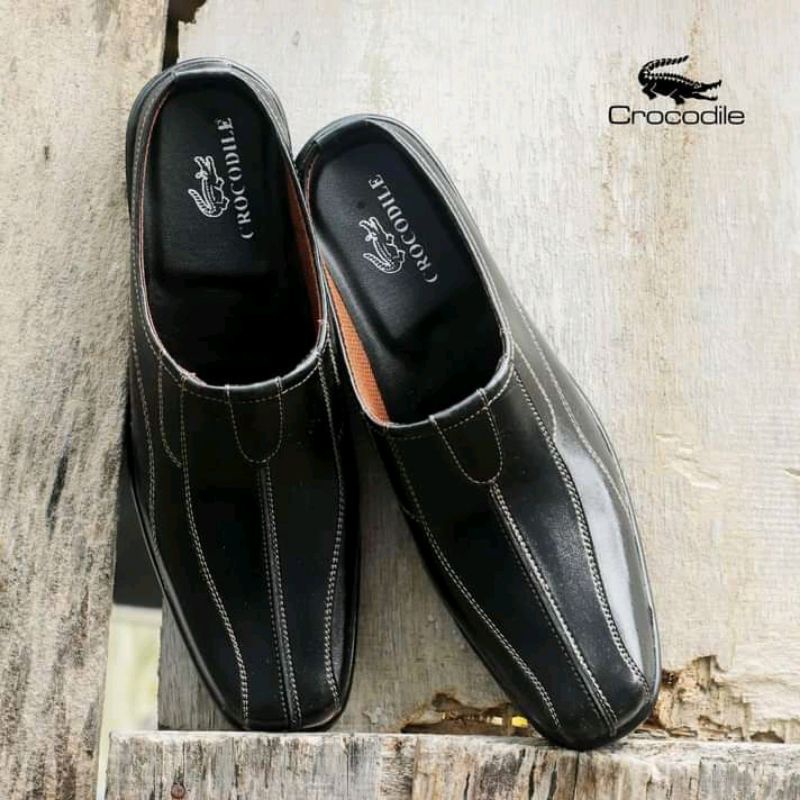 Buruan Dapetin Sandal Sepatu Pria crocodile Original Buruan Dapetin Sandal Sepatu Pria crocodile Original