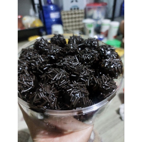 

KUKER WISJMAN BOLA COKELAT / KUE RAMBUTAN