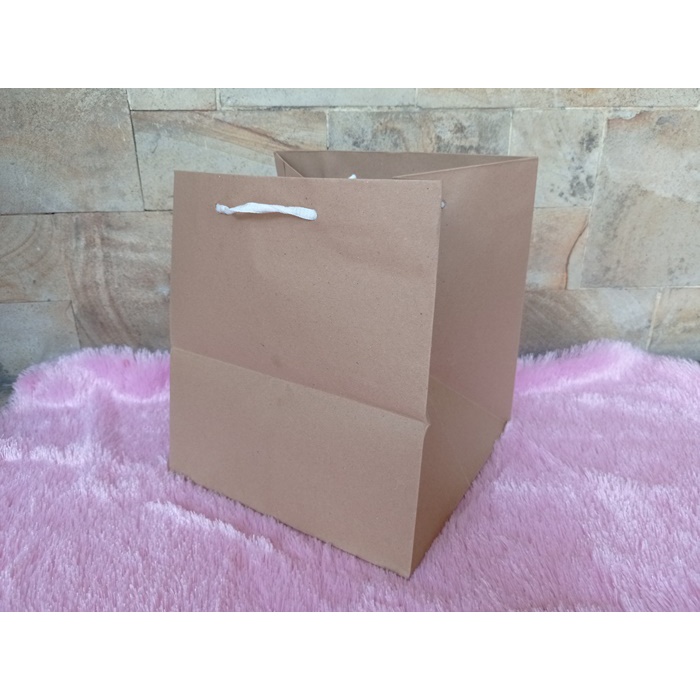 

Paper bag tas kertas polos cokelat Ukuran R5 (18x14x23)