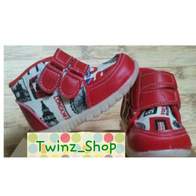 Sepatu London Red