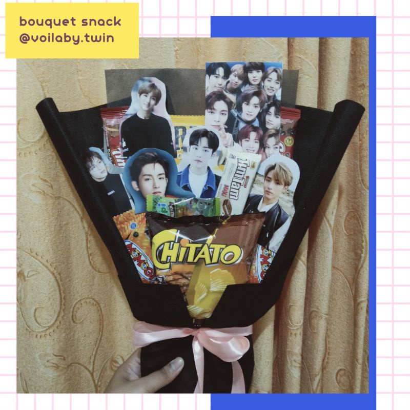 

bouquet snack foto, buket snack foto custom, bucket snack sehari jadi, bouquet polaroid