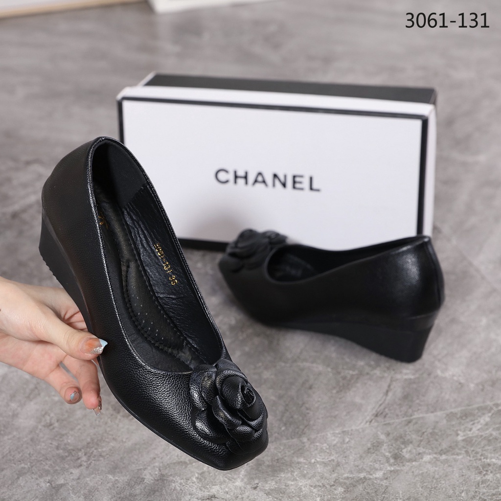 Ch Leather Camelia Wedges Shoes 3061-131