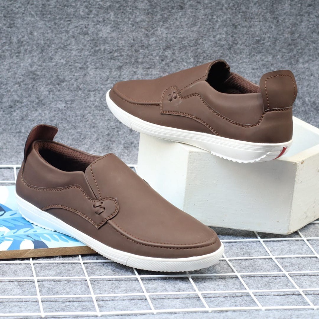 Enoz X Shaka - Sepatu Slip On Pria Original Kulit Synthetic PU Casual Formal Kerja Slop Cowok Branded Ori Distro Kasual Keren Modis Nyaman