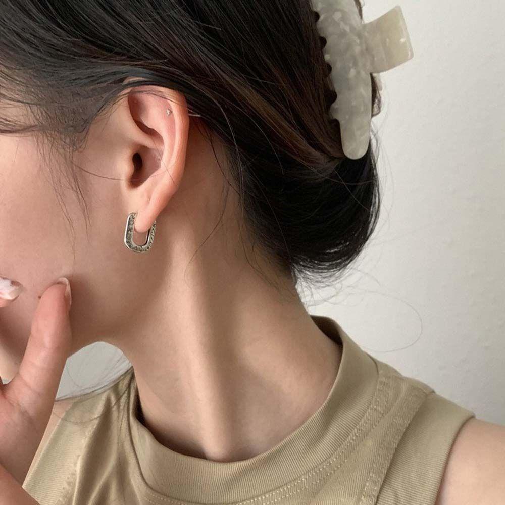 Anting Hoop Bentuk Lingkaran Geometris Huggie Gaya Vintage Minimalis Warna-Warni Untuk Pria Dan Wanita