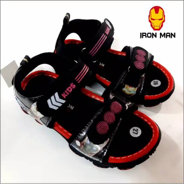 Sendal gunung anak laki-laki