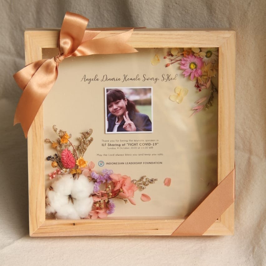 Premium Flower Frame (with acrylic cover) / hadiah