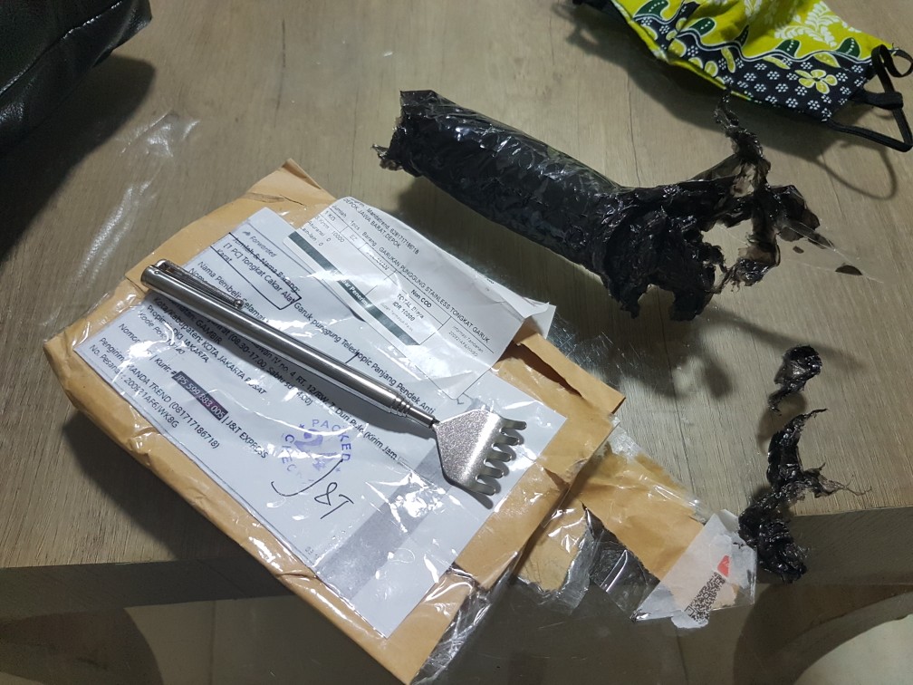 Garukan Punggung Stainless Tongkat Garuk Punggung Alat Garuk Pungung Belakang Anti Karat