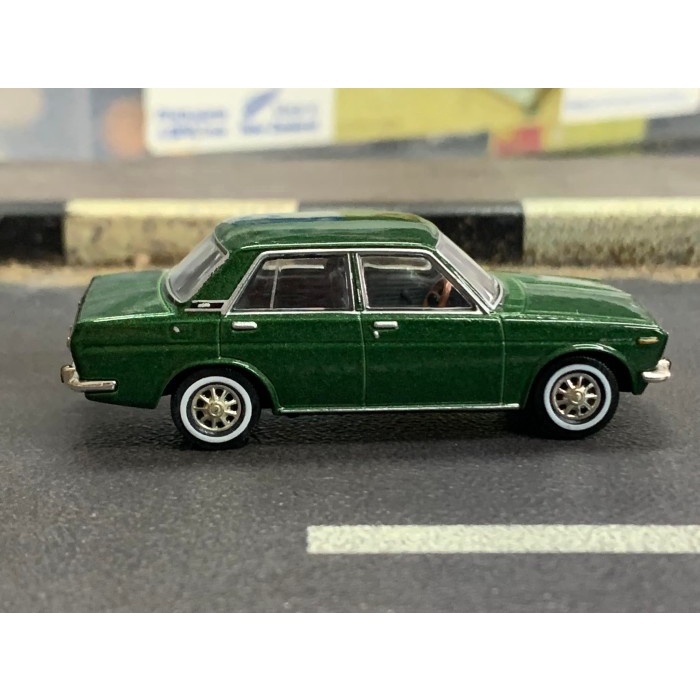 Tomica Limited Vintage LV-89a Datsun Bluebird 1600 SSS