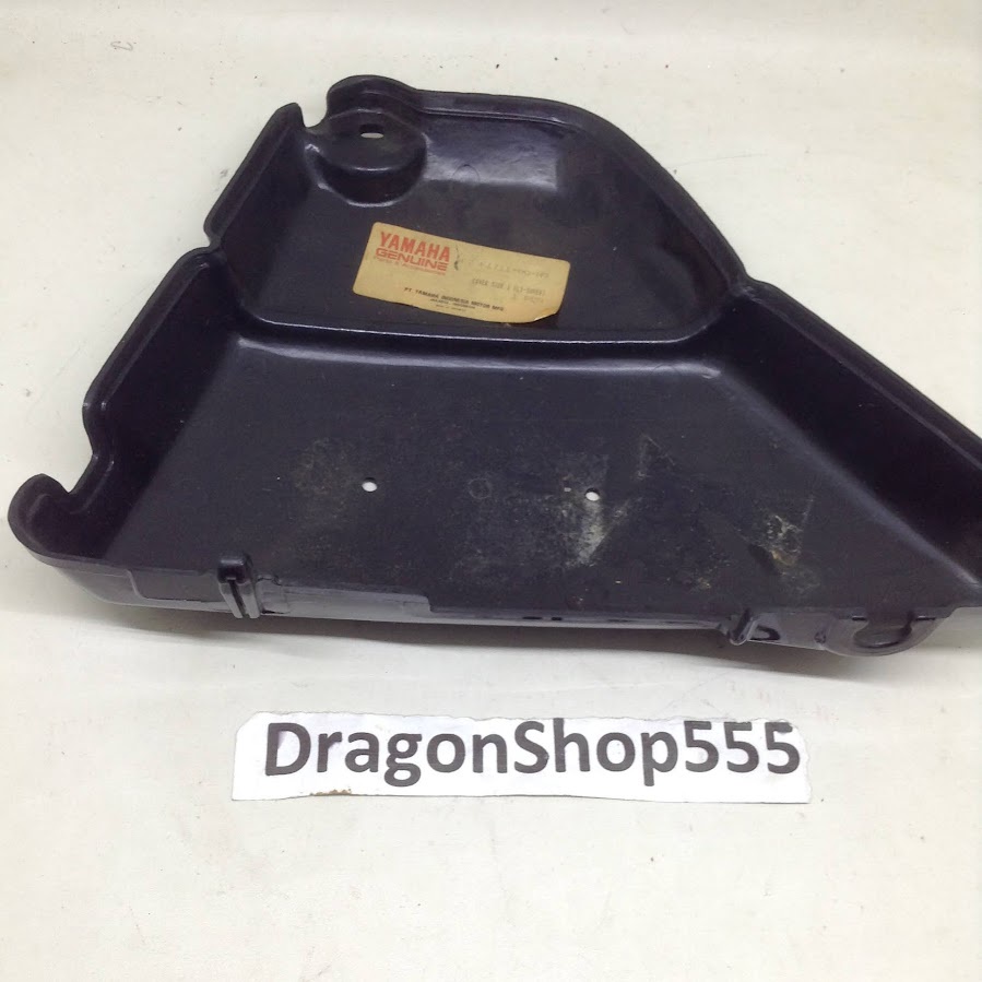 BOX AKI ATAU TUTUP AKI KIRI YAMAHA L2SUPER ORIGINAL NOS 5E2-F1711-00-H9