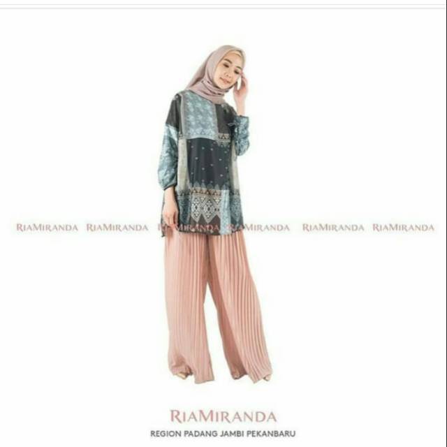 Rumbai Top wastra ria miranda