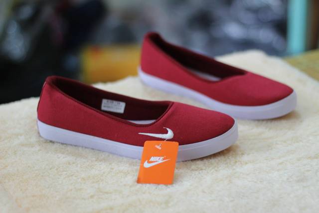 SEPATU WANITA SLIP ON 01 FOXING PUTIH/SEPATU HIJABERS/SEPATU SANTAI KERJA KULIAH