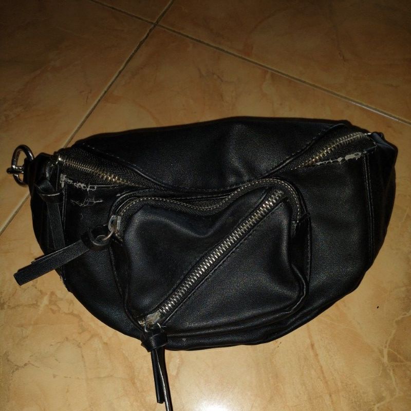 (PRELOVED) WAISTBAG STRADIVARIUS ORIGINAL