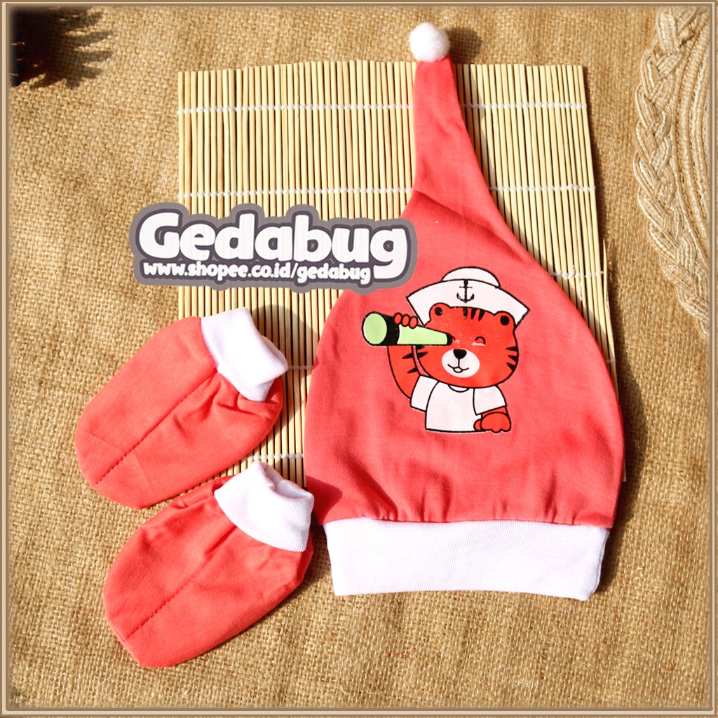 Topi Yon Yan Set Motif / Topi + Kaos Kaki Newborn - gedabug