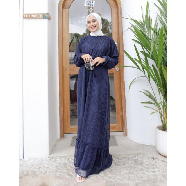 Azalia Lace Dress / Dress Brukat by Wear Maude