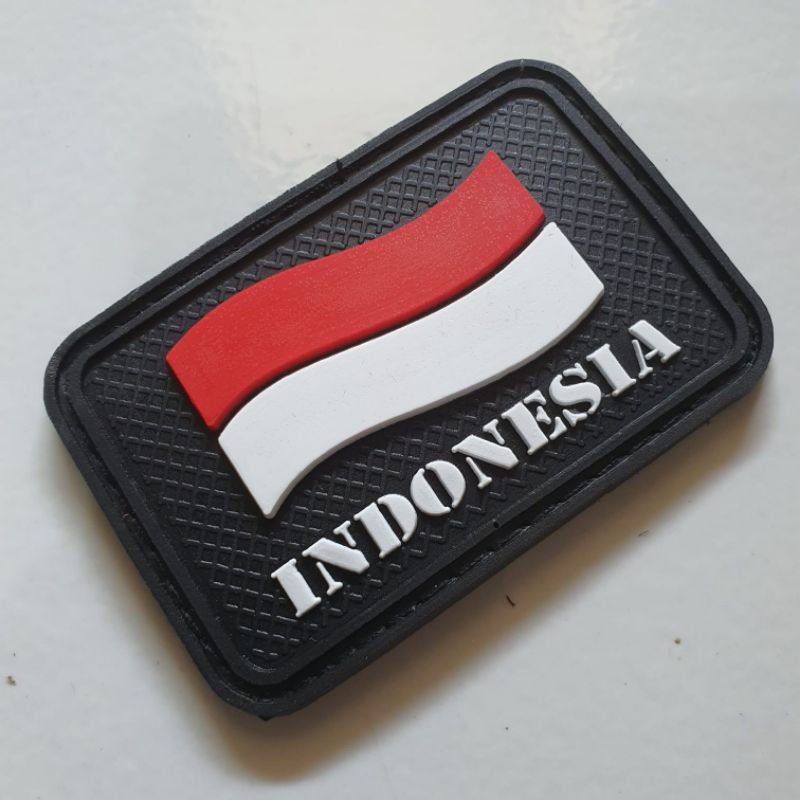 patch rubber logo bendera indonesia berkibar dasar hitam / tempelan emblem karet velcro