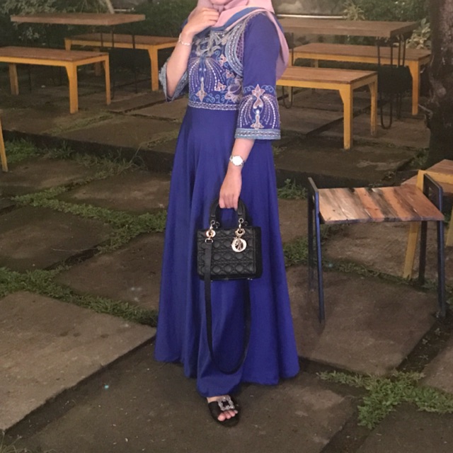 Gaun muslim ALBIS design by Indra Indri