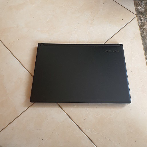 LAPTOP SEMI ULTRABOOK CORE i5 GEN 6 TOSHIBA R30C MANTAP