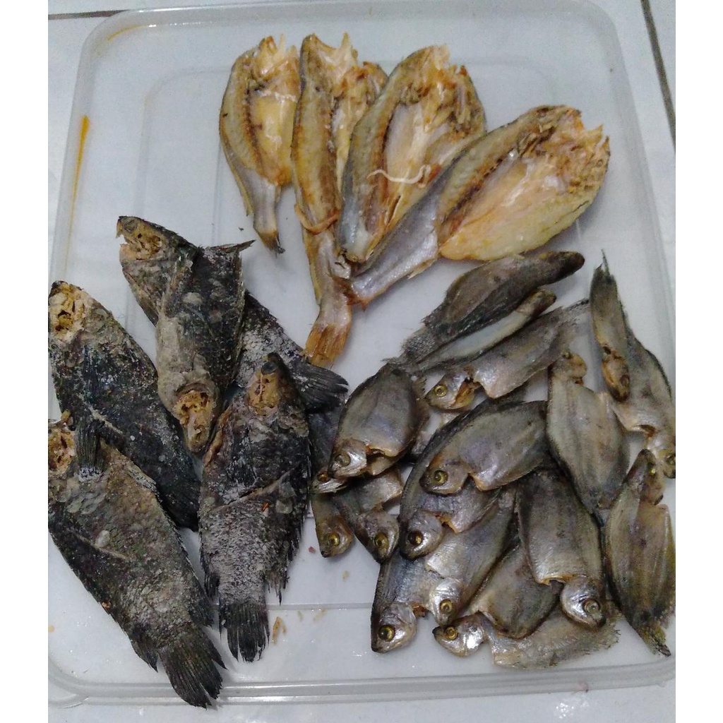 

Paket Hemat 3 Aneka Ikan Asin 35.000 (Sepat Curai, Salungsungan, Wadi Papuyu)