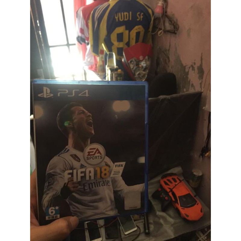 PS4 fifa 18 - kaset bekas