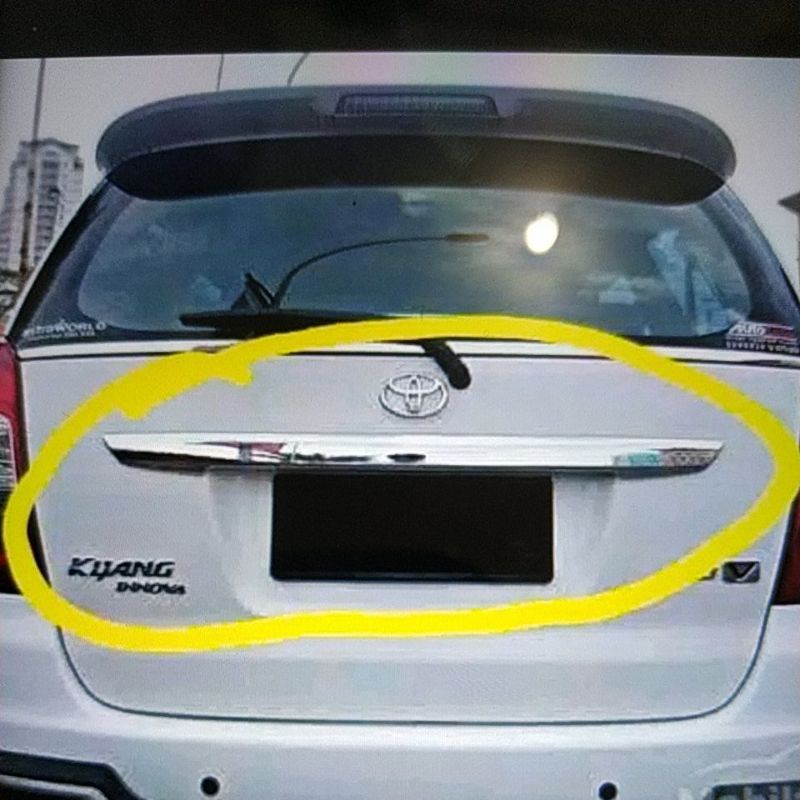 Trunklid belakang grand innova 2012 2013