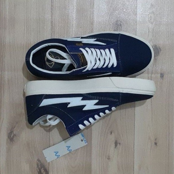 Sepatu Word Division x Isser James (Bloods Denim) - 42