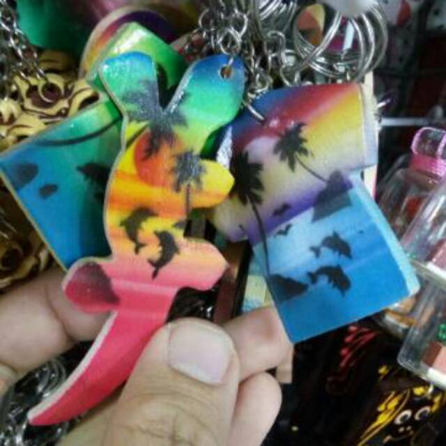 Gantungan kunci papan selancar surfing