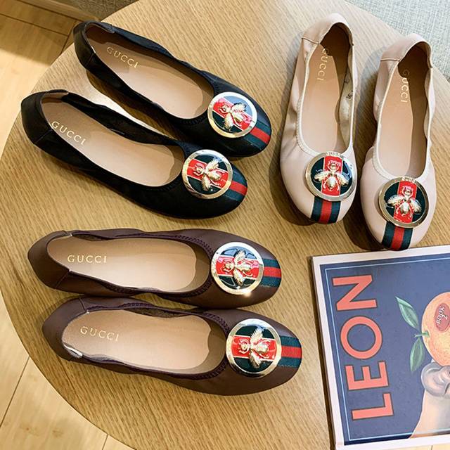 gucci flats with bee