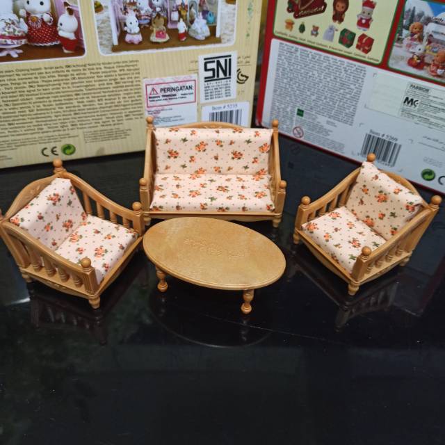 Sofa n acc Mrs kristina preloved sylvanian