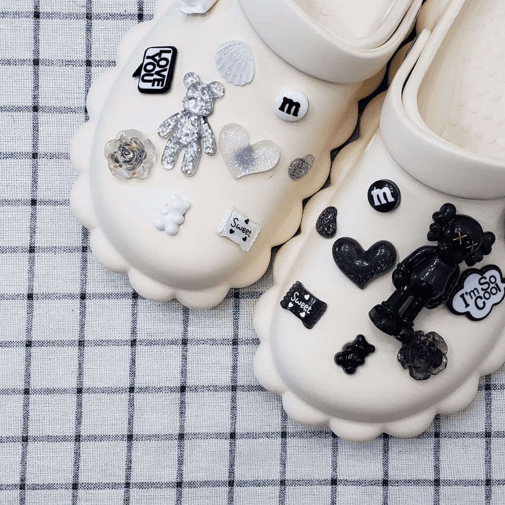 ✨shinyDIY✨Crocs jibbitz: aksesori cantik untuk sepatumu❤️Crocs Jibbitz 19pcs Aksesoris Sepatu Charm Winnie the Pooh-crocs jibbitz / Button crocs / Charm / DIY