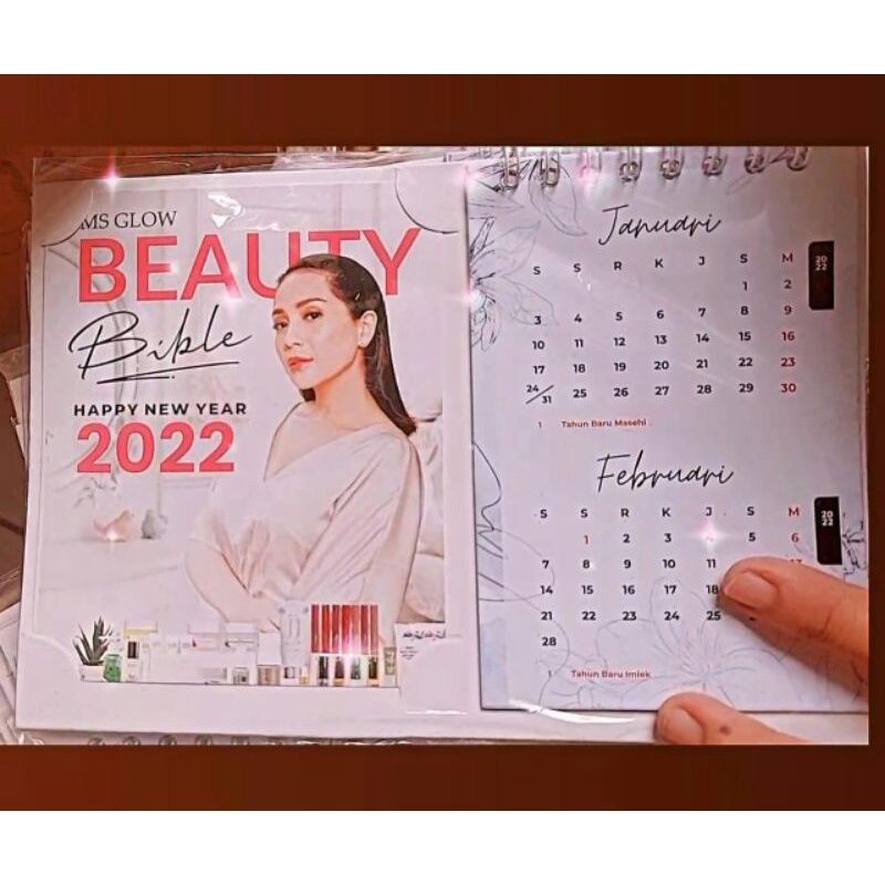 

Kalender duduk ms glow tahun 2022