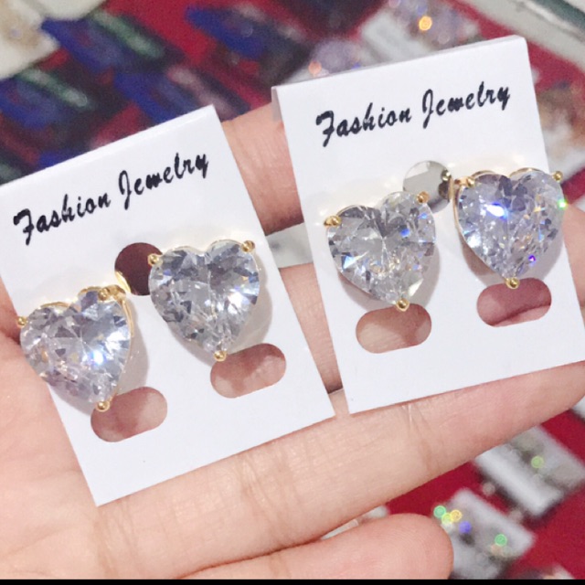anting zirkon motif jantung besar lapis emas