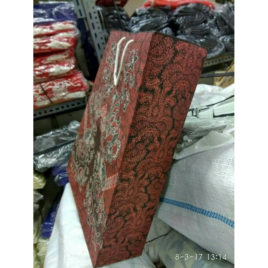 

Paper bag " BATIK " Maroon Medium karton doff